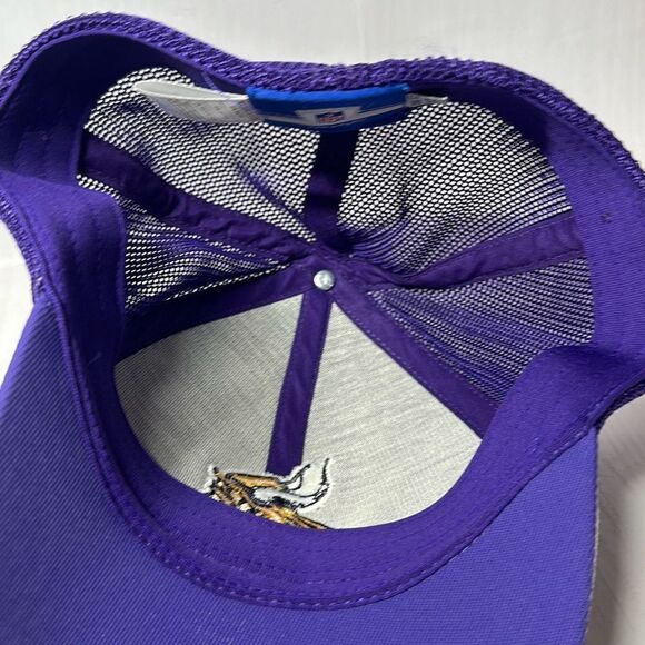 Reebok NFL Equipment Minnesota Vikings Stretch Fit Mens Purple Mesh Hat / Cap - Picture 6 of 10